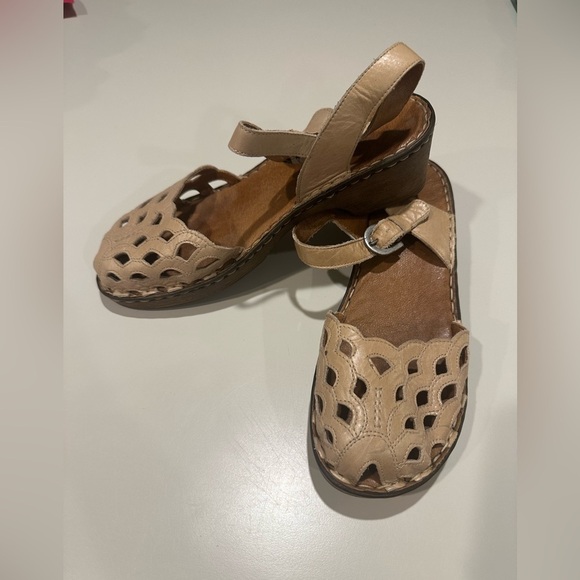 Josef Seibel Tan Cutout Sandals size 41